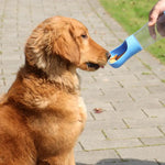 Botella de agua portátil para perros con contenedor de comida, dispensador de agua 2 en 1 para perros pequeños, grandes, gatos y labradores.
